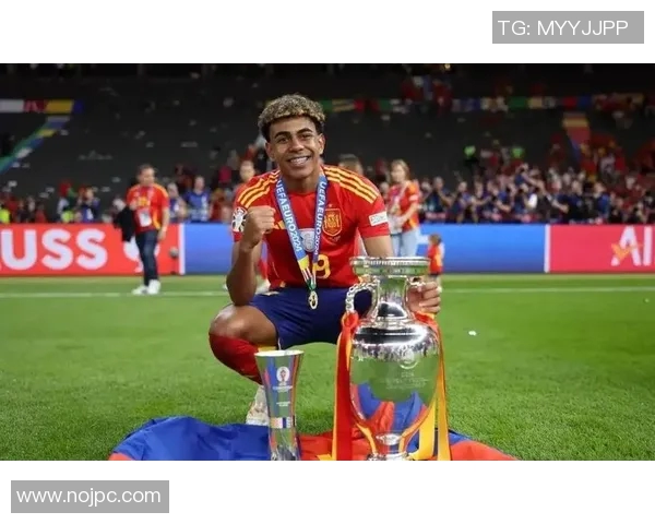 16岁小将闪耀赛场破纪录创造历史最年轻进球者载入足坛荣耀